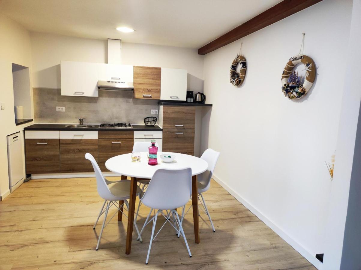 Apartments Bertetic カンファナル エクステリア 写真