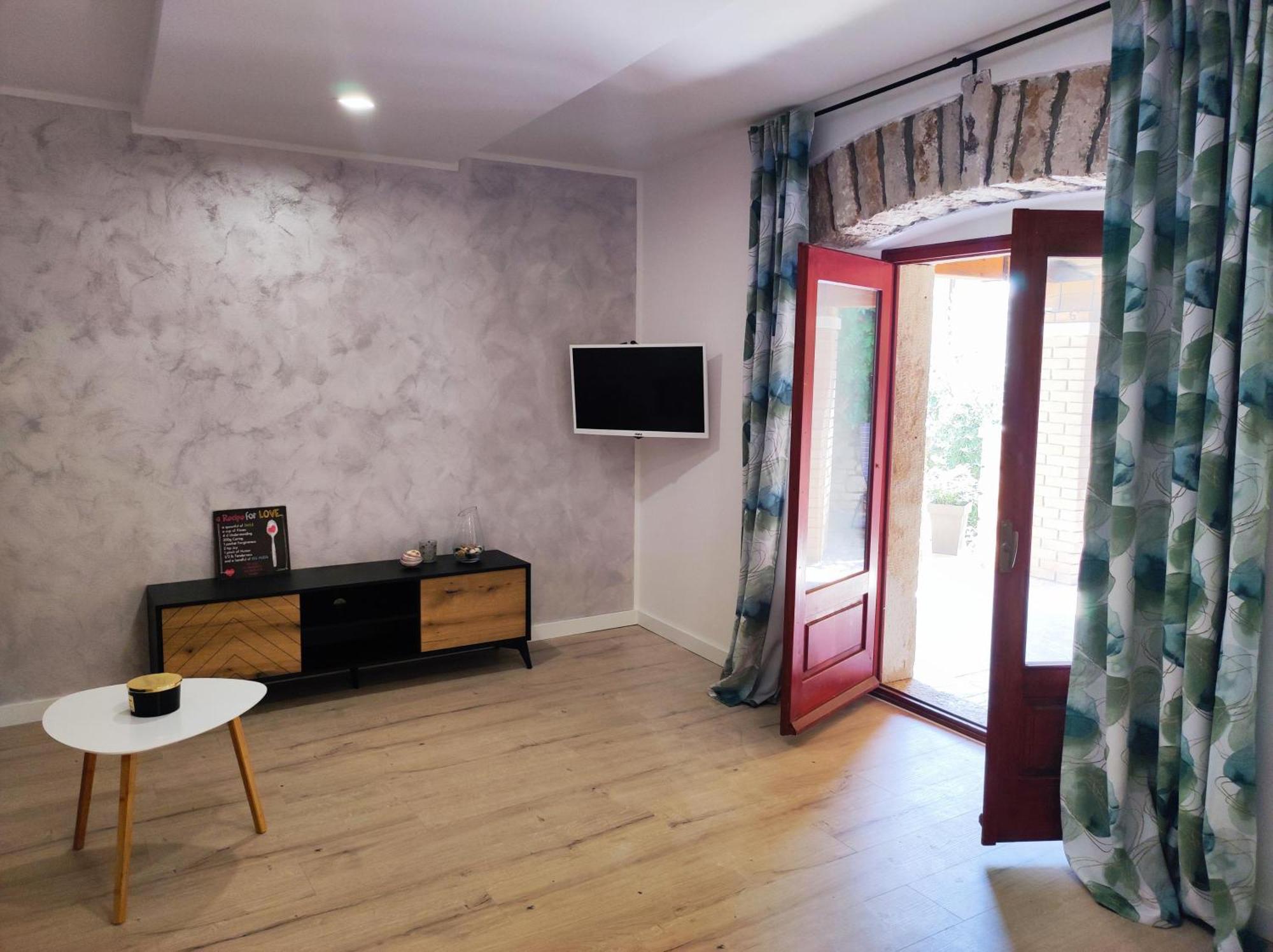 Apartments Bertetic カンファナル エクステリア 写真